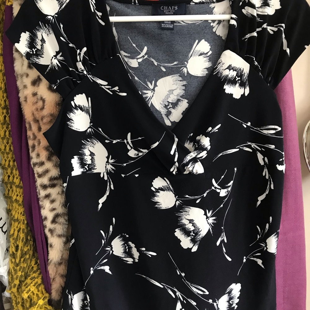 Chaps petite xl, navy and white top